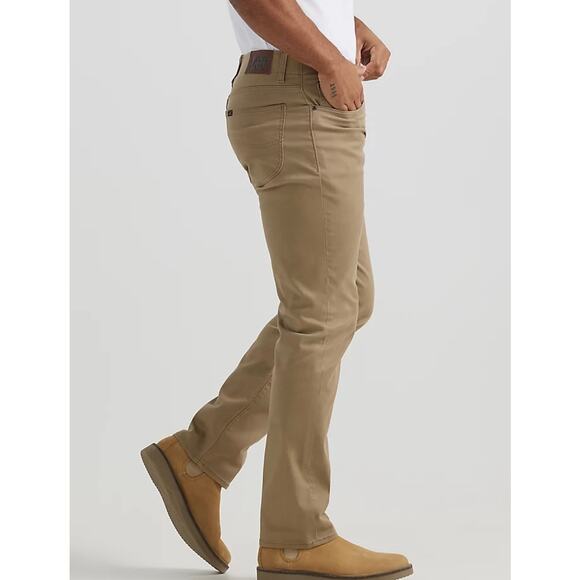 Lee “Extreme Motion” Straight Leg tapered Khaki- Size 30x 32 - Picture 2 of 7